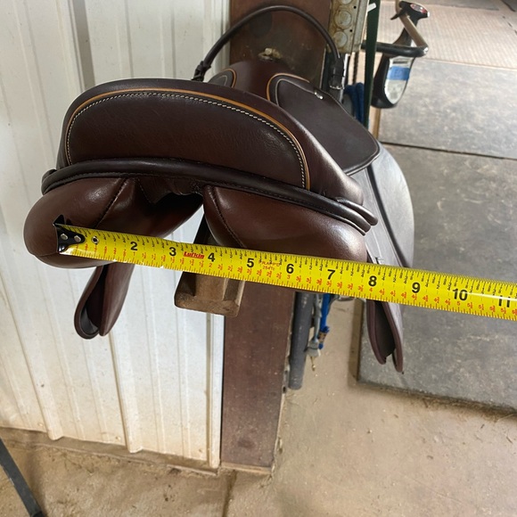Practically new! English Saddle Close Contact Jump Saddle Changeable gullet 17” - Picture 15 of 16